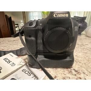 Canon EOS 7D Camera For Parts/repair With Strap READ DESC Charger Battery Pack